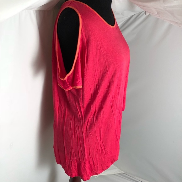 Bebe drapey deep rose asymmetrical hem top - Picture 2 of 6